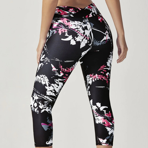 Fabletics Pants - Fabletics Winn Powerhold Printed Capri